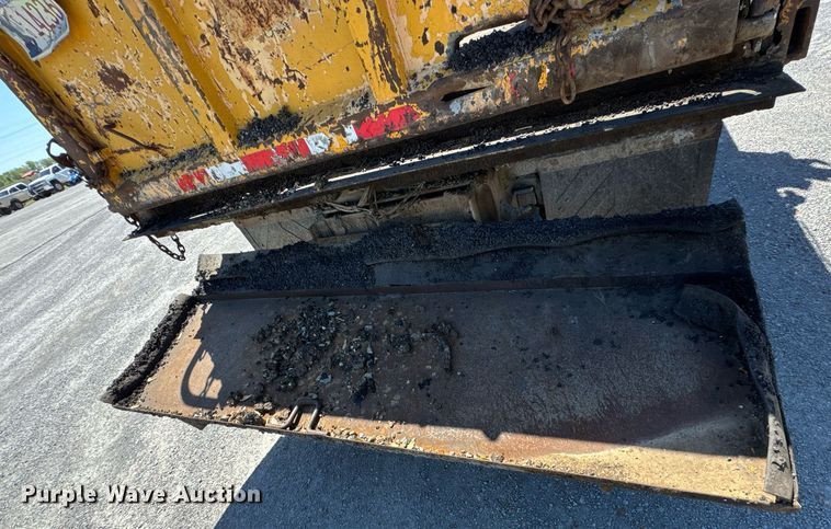 image for item DO0888 1996 International 4900 Crew Cab dump truck