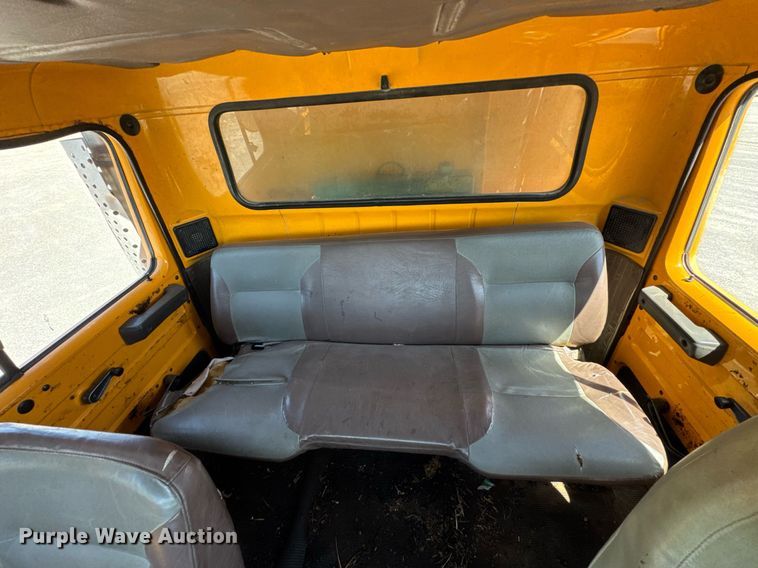 image for item DO0888 1996 International 4900 Crew Cab dump truck