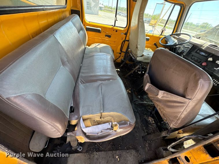 image for item DO0888 1996 International 4900 Crew Cab dump truck