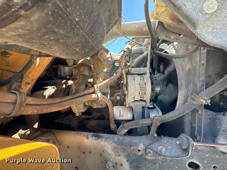 image for item DO0888 1996 International 4900 Crew Cab dump truck