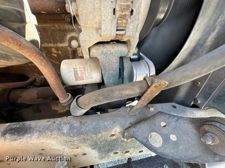 image for item DO0888 1996 International 4900 Crew Cab dump truck