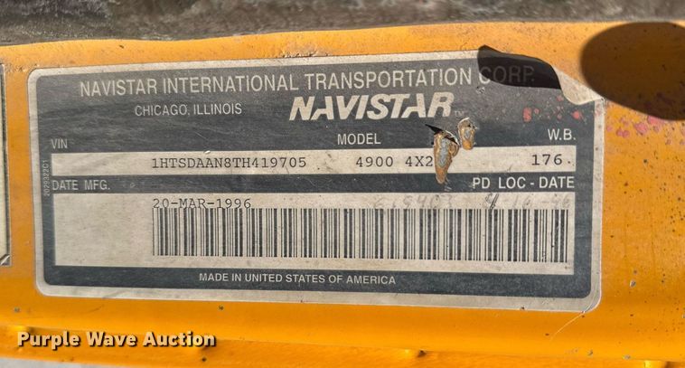 image for item DO0888 1996 International 4900 Crew Cab dump truck