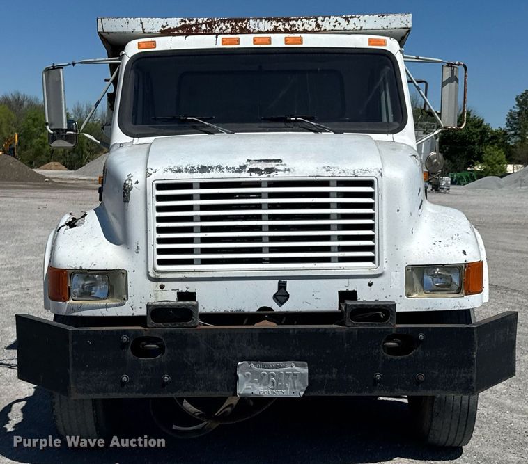 image for item DO0889 1996 International 4700 dump truck
