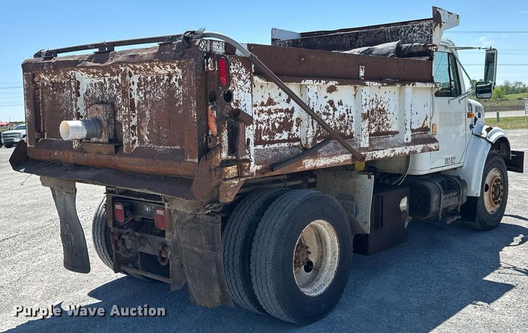 image for item DO0889 1996 International 4700 dump truck
