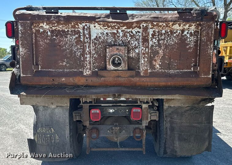 image for item DO0889 1996 International 4700 dump truck