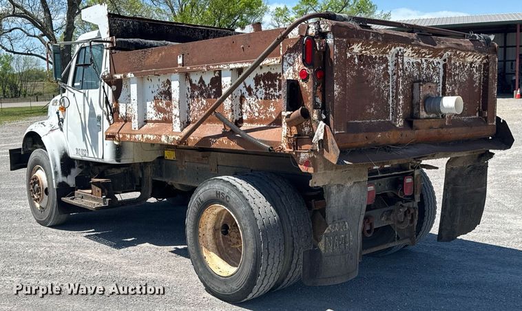 image for item DO0889 1996 International 4700 dump truck