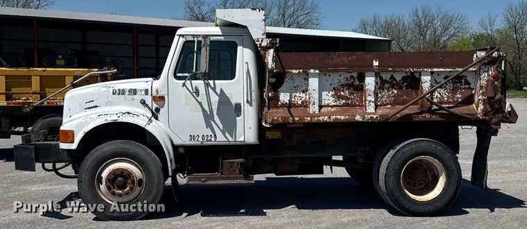image for item DO0889 1996 International 4700 dump truck