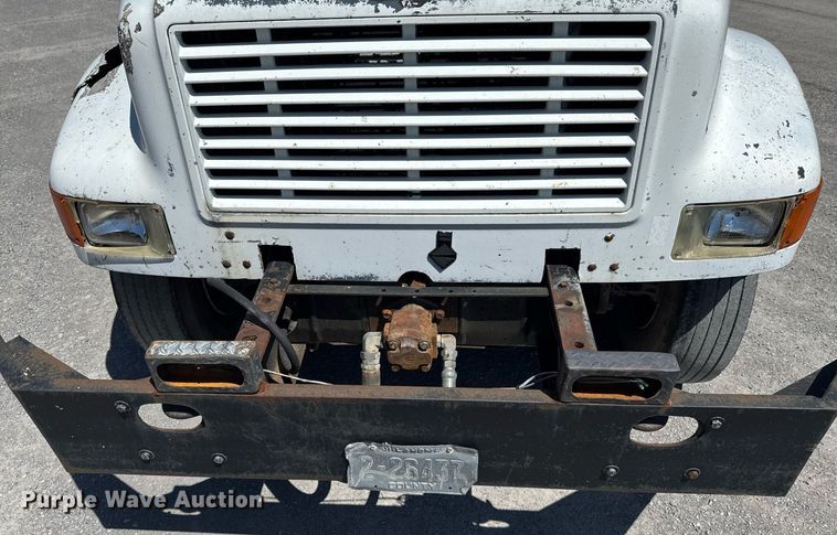 image for item DO0889 1996 International 4700 dump truck