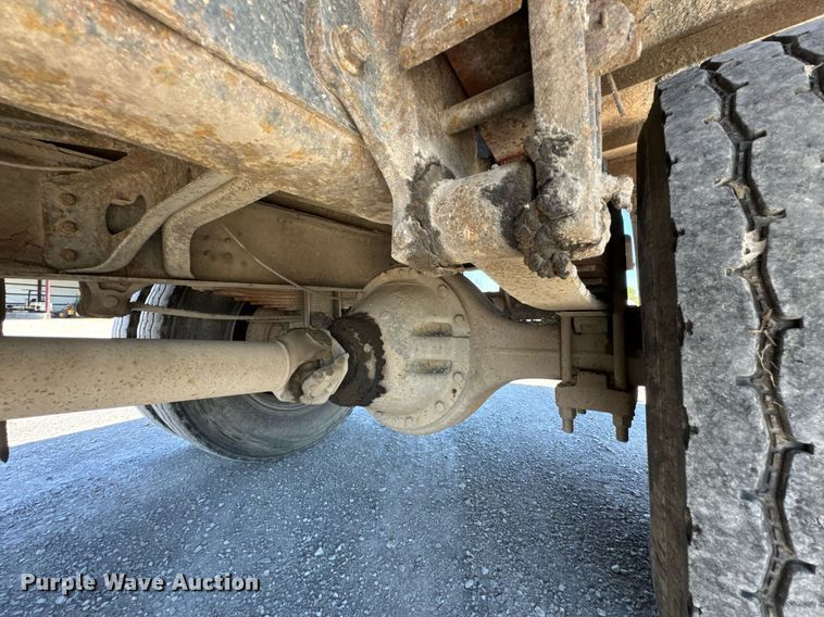 image for item DO0889 1996 International 4700 dump truck