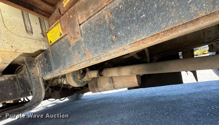 image for item DO0889 1996 International 4700 dump truck