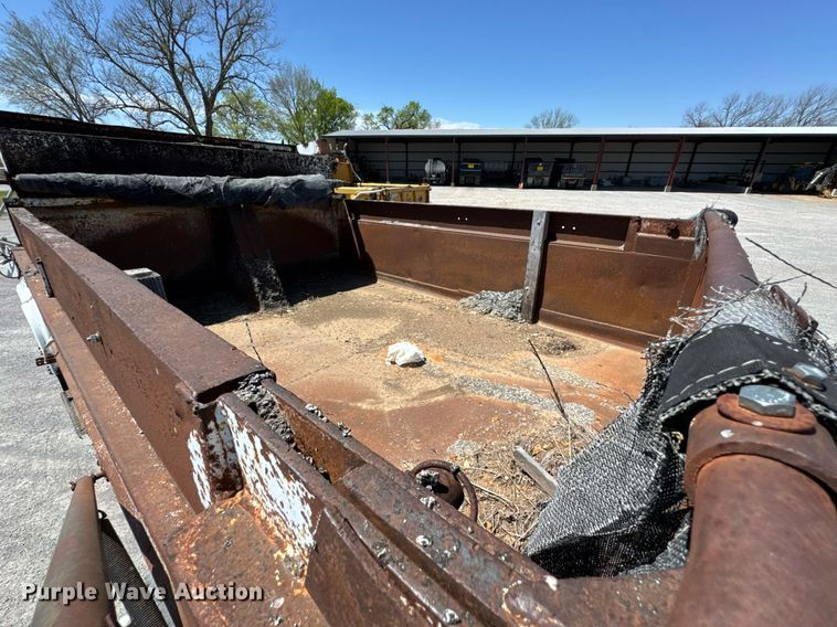 image for item DO0889 1996 International 4700 dump truck