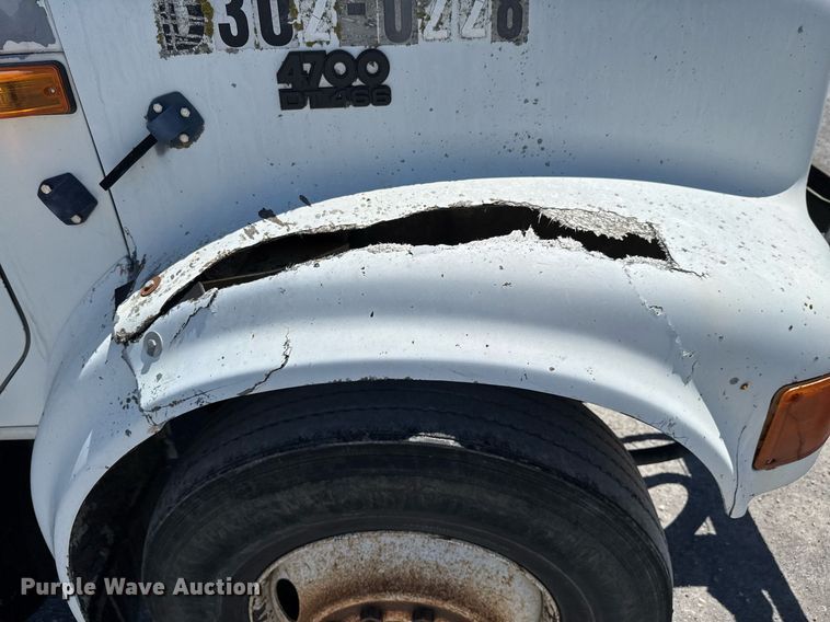 image for item DO0889 1996 International 4700 dump truck