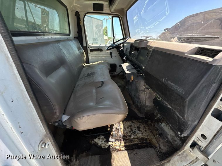 image for item DO0889 1996 International 4700 dump truck