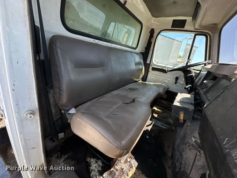 image for item DO0889 1996 International 4700 dump truck