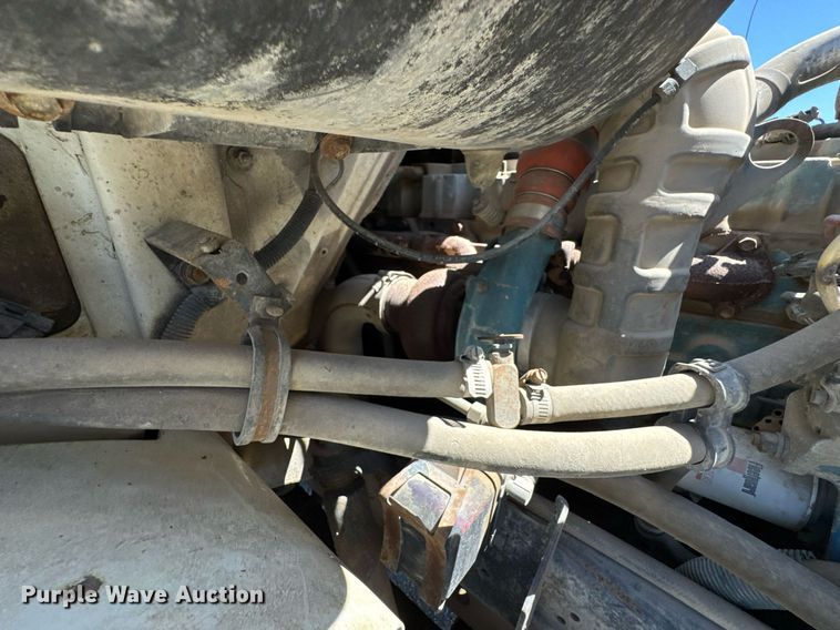 image for item DO0889 1996 International 4700 dump truck