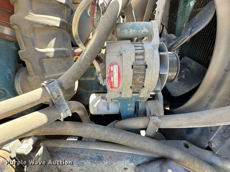 image for item DO0889 1996 International 4700 dump truck