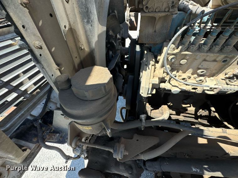 image for item DO0889 1996 International 4700 dump truck