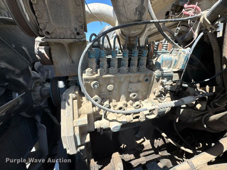 image for item DO0889 1996 International 4700 dump truck