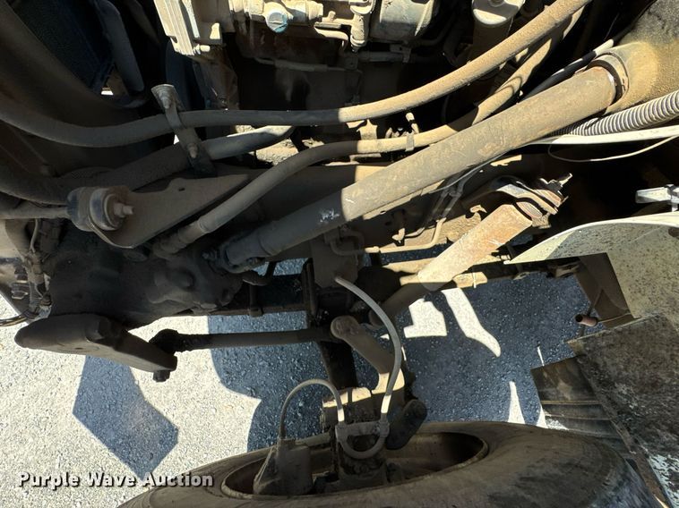 image for item DO0889 1996 International 4700 dump truck