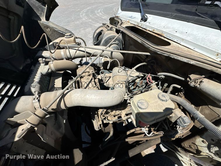 image for item DO0889 1996 International 4700 dump truck