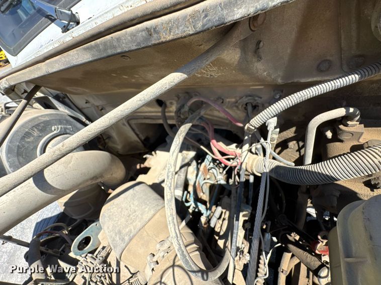 image for item DO0889 1996 International 4700 dump truck