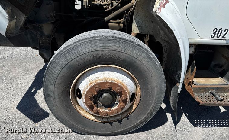 image for item DO0889 1996 International 4700 dump truck