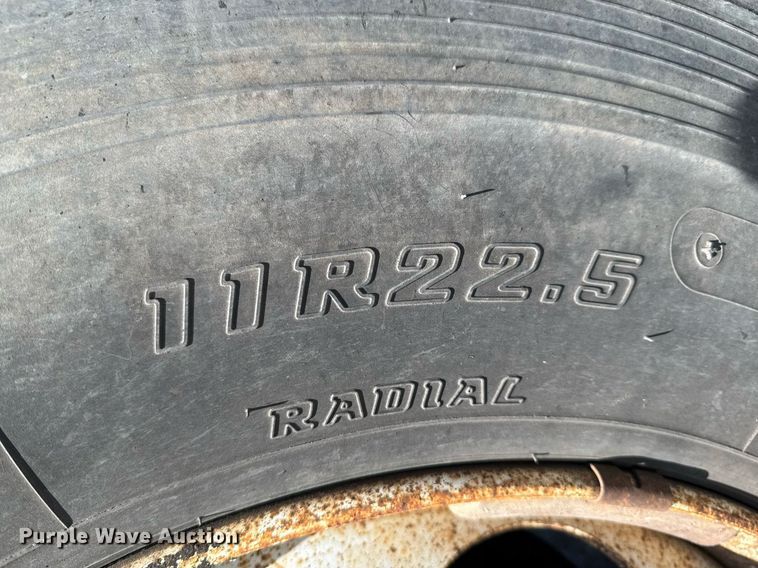 image for item DO0889 1996 International 4700 dump truck