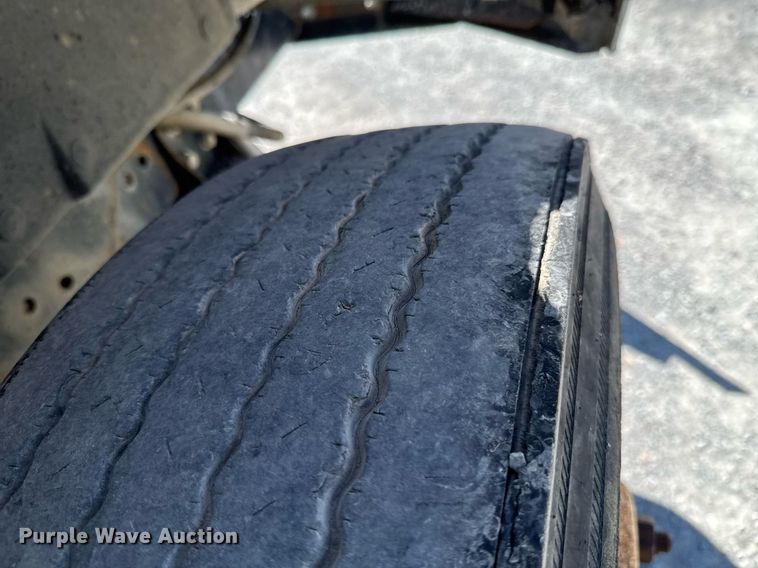 image for item DO0889 1996 International 4700 dump truck