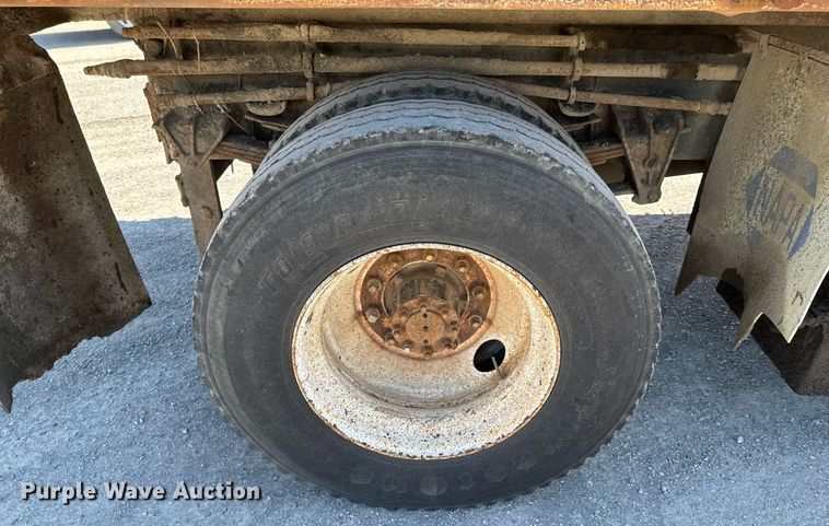 image for item DO0889 1996 International 4700 dump truck