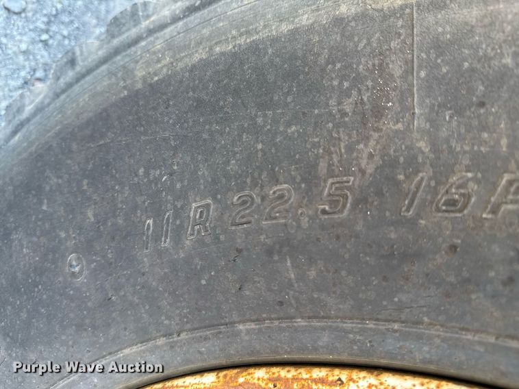 image for item DO0889 1996 International 4700 dump truck