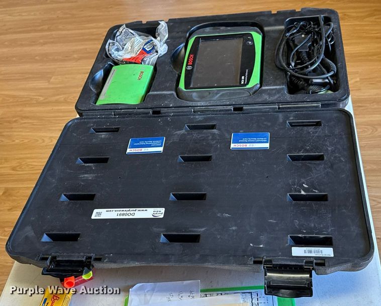 image for item DO0891 Bosch DCU 100 diagnostic scanner