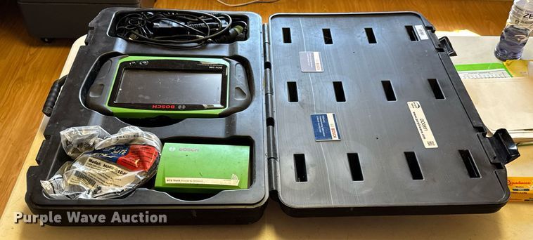 image for item DO0891 Bosch DCU 100 diagnostic scanner