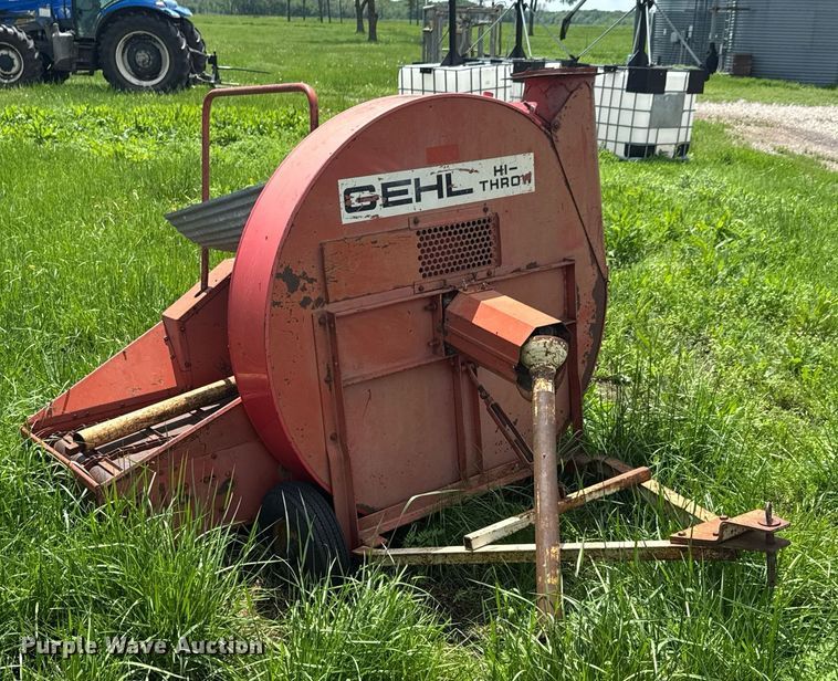 image for item DO0994 Gehl Hi-Throw FB88 silage blower