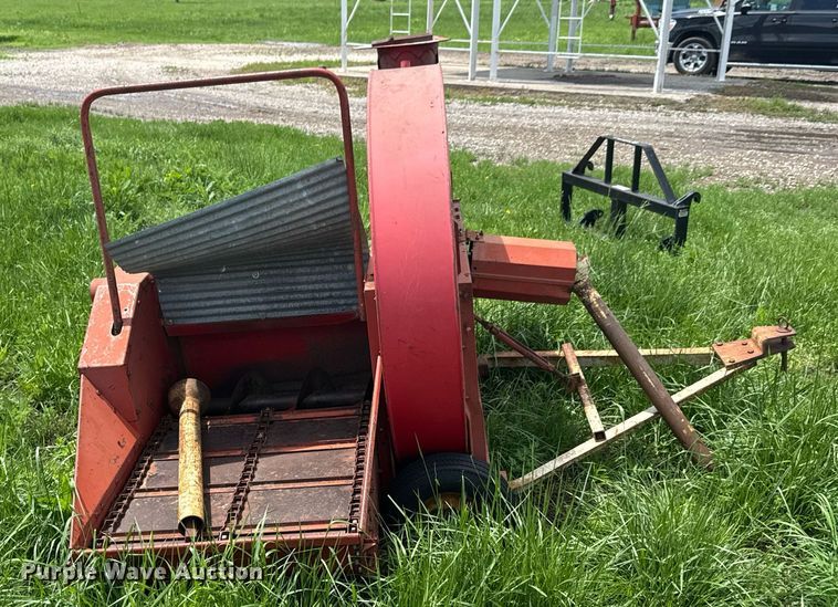 image for item DO0994 Gehl Hi-Throw FB88 silage blower