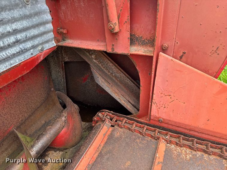 image for item DO0994 Gehl Hi-Throw FB88 silage blower