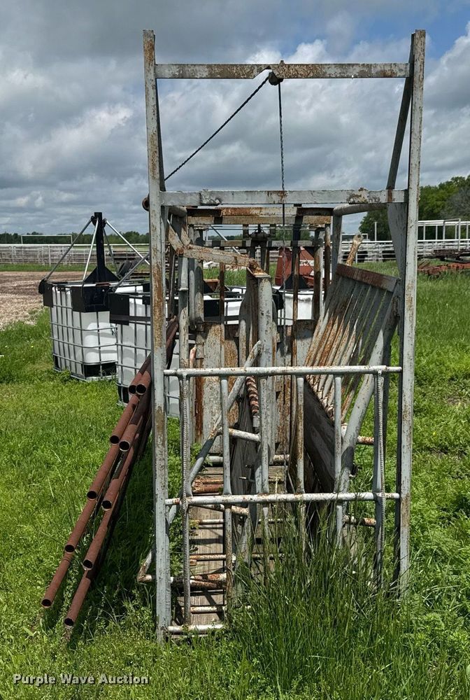 image for item DO0995 WW livestock chute