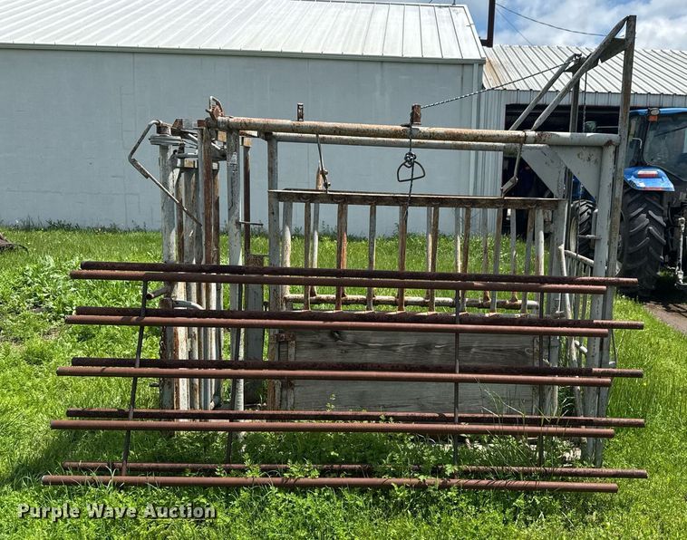 image for item DO0995 WW livestock chute