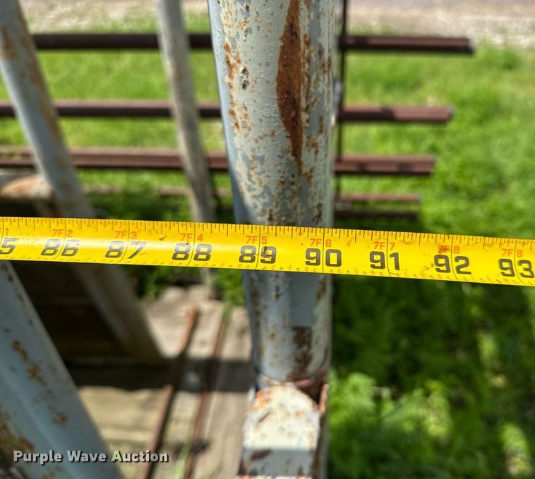 image for item DO0995 WW livestock chute