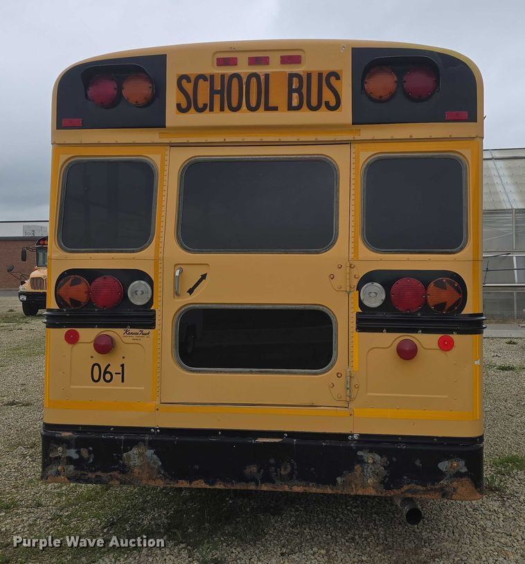 image for item DO7938 2006 Ford E450 Super Duty school bus