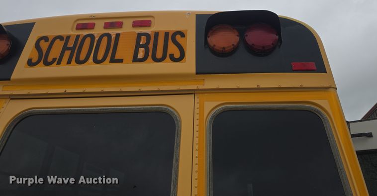 image for item DO7938 2006 Ford E450 Super Duty school bus