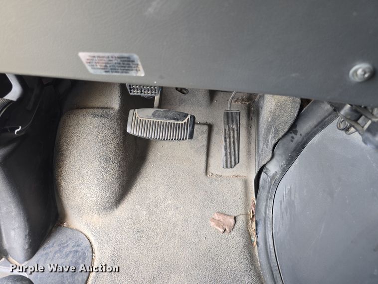 image for item DO7938 2006 Ford E450 Super Duty school bus