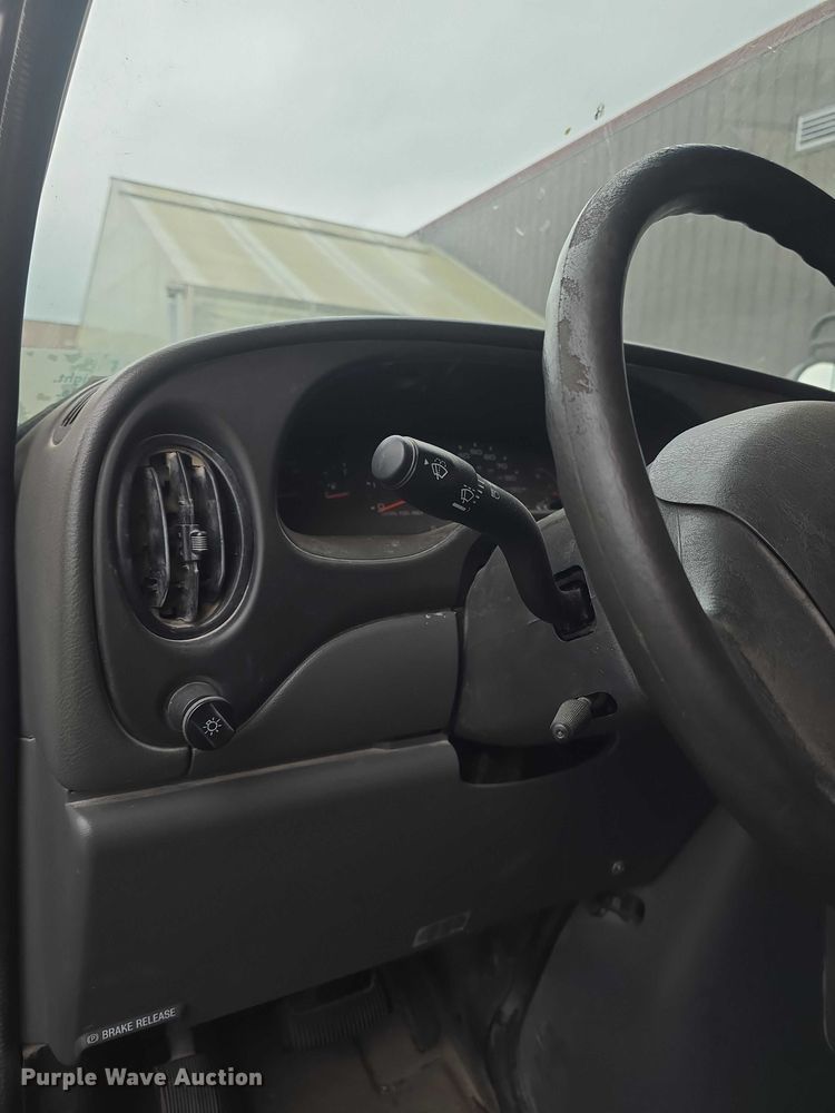 image for item DO7938 2006 Ford E450 Super Duty school bus