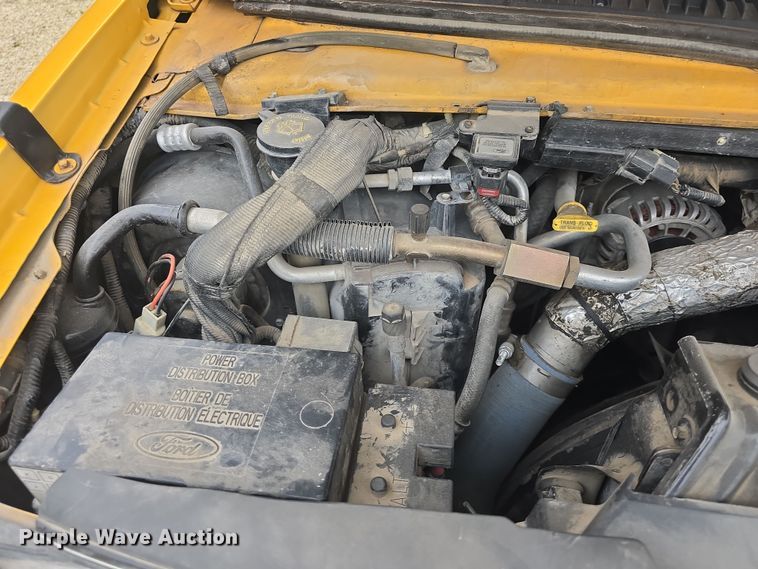 image for item DO7938 2006 Ford E450 Super Duty school bus