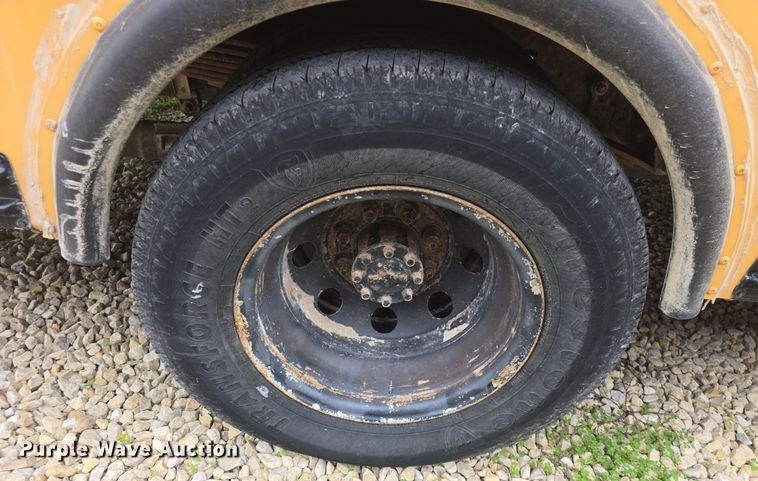 image for item DO7938 2006 Ford E450 Super Duty school bus