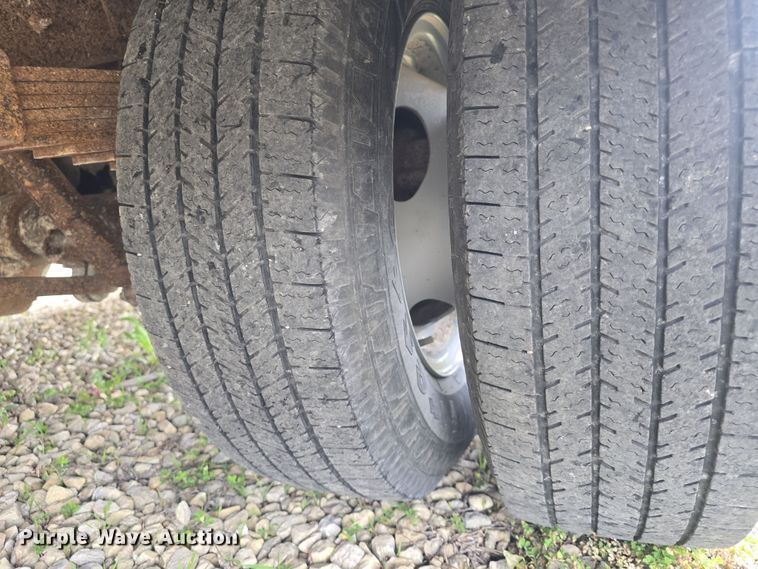 image for item DO7938 2006 Ford E450 Super Duty school bus