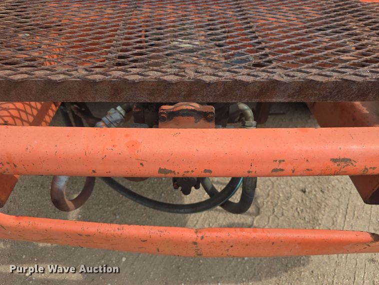 image for item DO7949 1985 GMC 7000 oil distributor truck