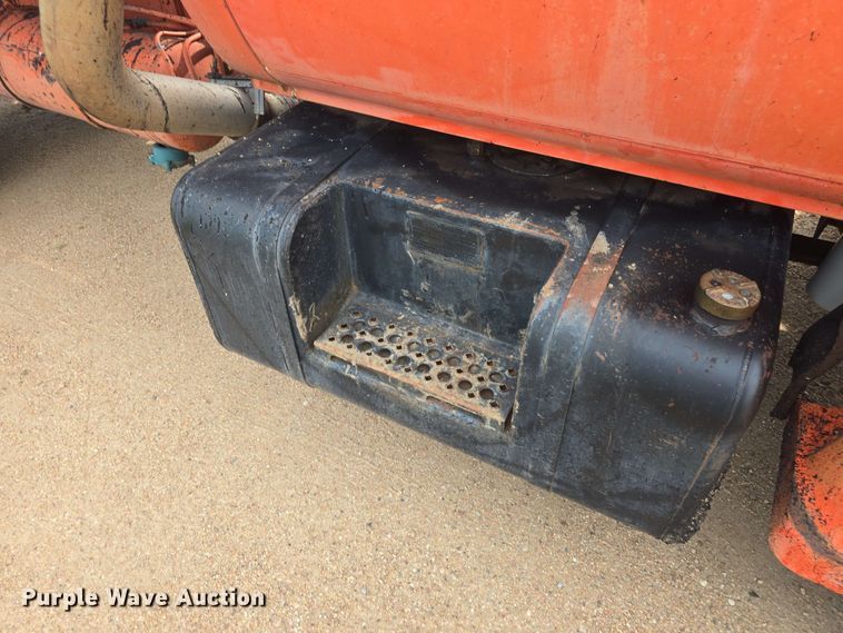 image for item DO7949 1985 GMC 7000 oil distributor truck