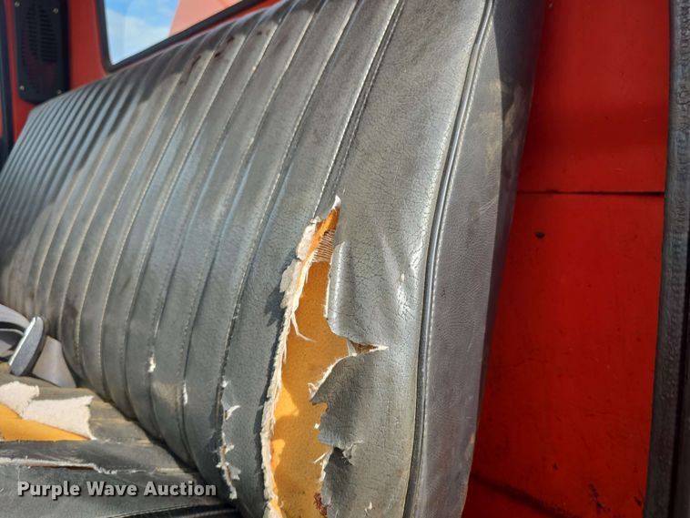 image for item DO7949 1985 GMC 7000 oil distributor truck