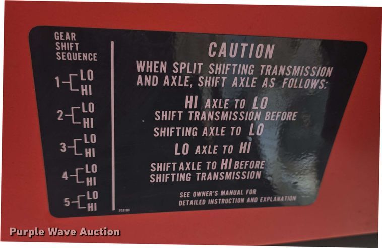 image for item DO7949 1985 GMC 7000 oil distributor truck