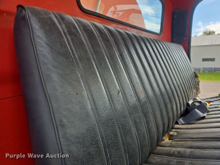 image for item DO7949 1985 GMC 7000 oil distributor truck